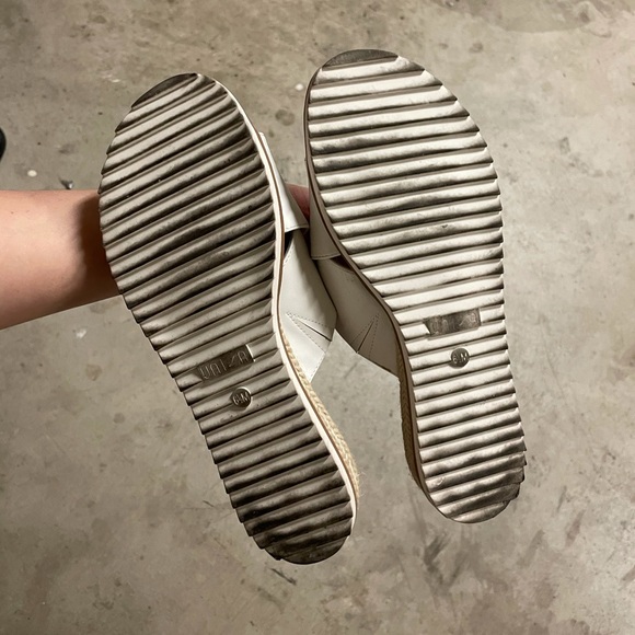 White sandals - Picture 5 of 6